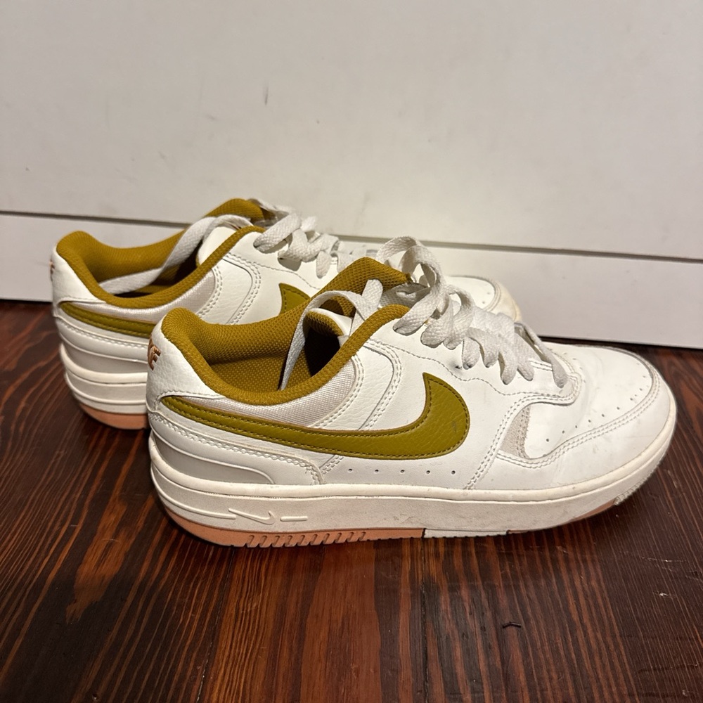 Nike White and Gold Sneakers